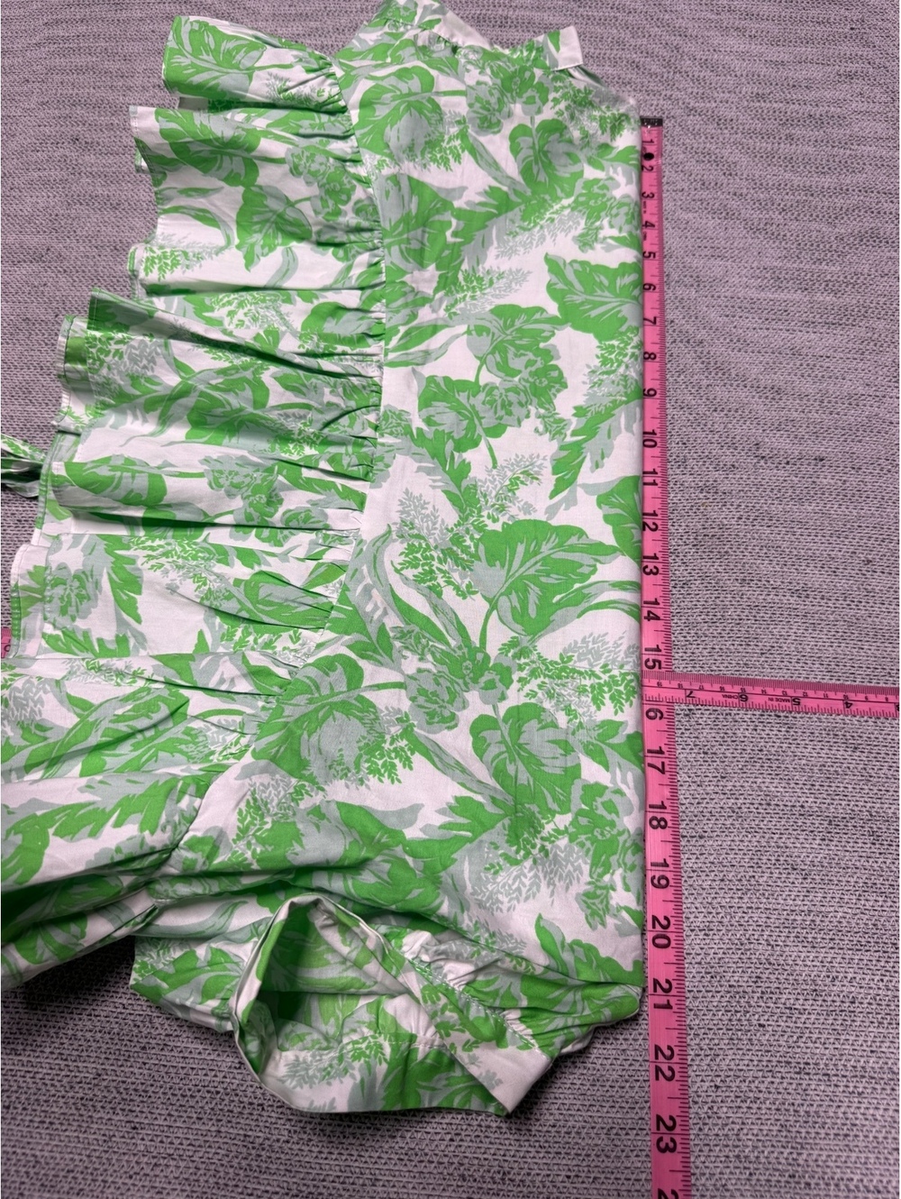 Olivaceous Green and White Floral Puff Sleeve Top, Size L - Picture 5 of 5